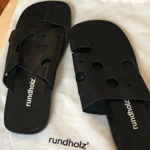 Rundolz Black sandals